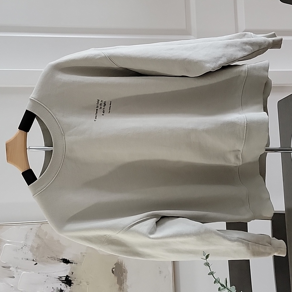 H&M Oversized Sweatshirt - Picture 4 of 9